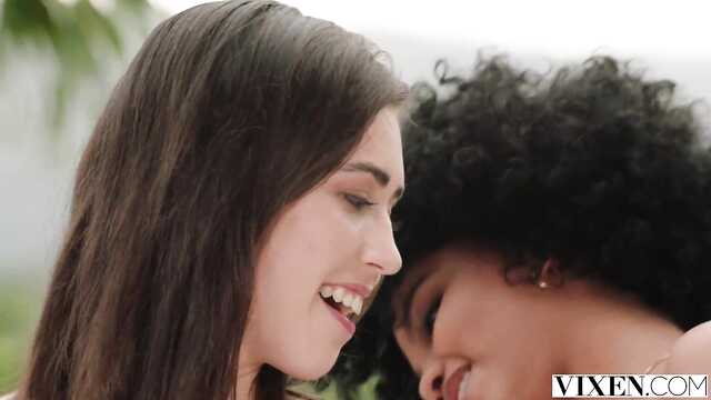 Тропиеские страсти втроем на одном члене