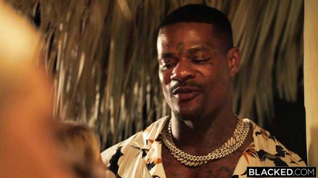 Тропическое межрасовое наслаждение