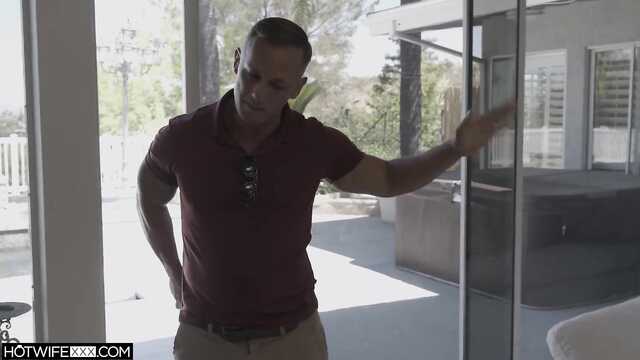 Твердый пенис соседа доставил кайф неверной жене