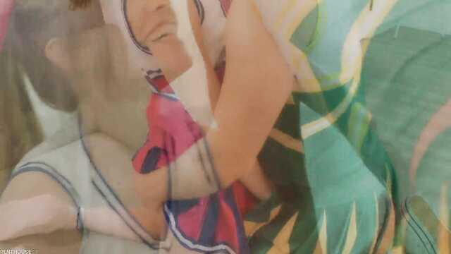 Специально надела короткую юбку, чтобы брат выебал