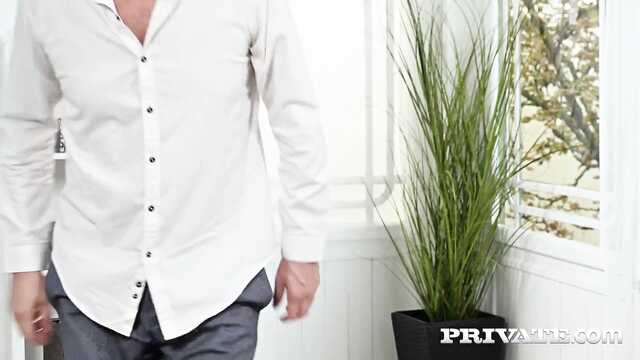 Крошка созданная для двойного проникновения