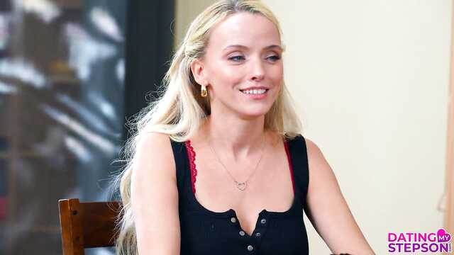 Мамочке очень нужен большой член!