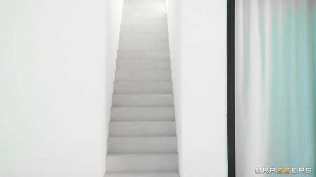 Секс вояж у бассейна с чужо женой