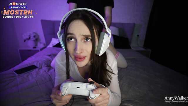 Сестру игроманку можно трахать бесконечно