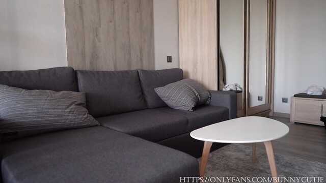 Ятут мамочку перед окном хорош отодрал