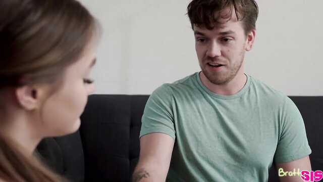 Подруге поздравляют с дипломом и страстью.