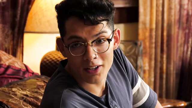 Транс и парень: дружеский флирт.