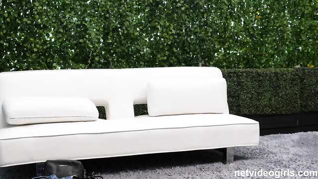 Gorąca dziewczyna pokazała, co potrafi na castingu