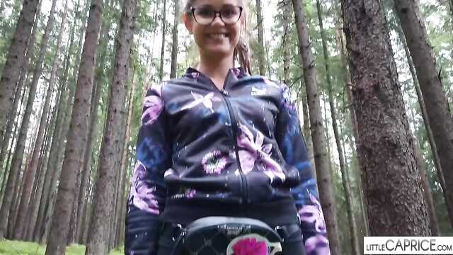 Namiętny seks i spacery, urozmaicają życie młodej pary