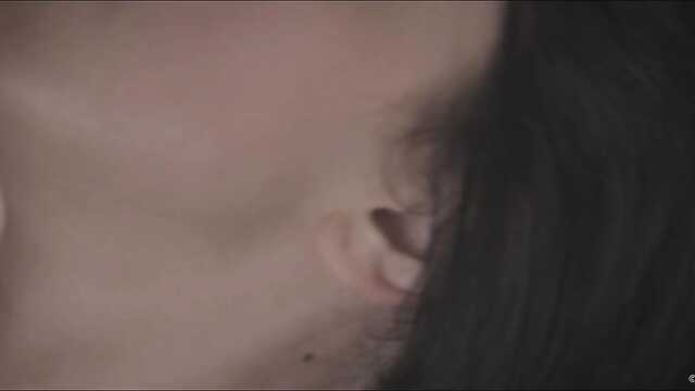 Podczas gdy czekali na przyjaciół, chłopaki i pieprzyć się zdążyli