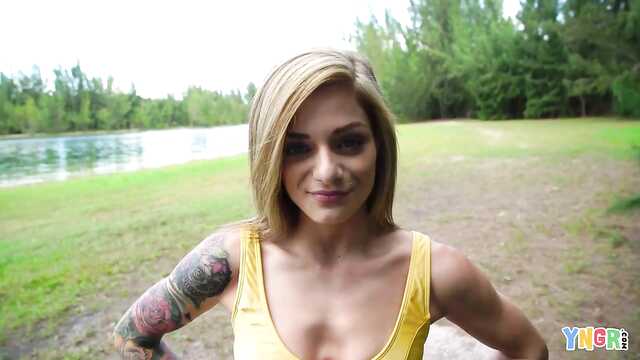 Блондинка ще ніколи не займалася сексом на природі