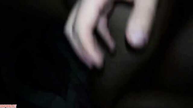 Молодая жена в домашних порно-видеороликах