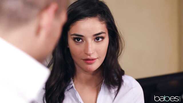 Kolega pieprzyła się z mężczyzną, odwracając jego uwagę od rozwiązania przestępstwa