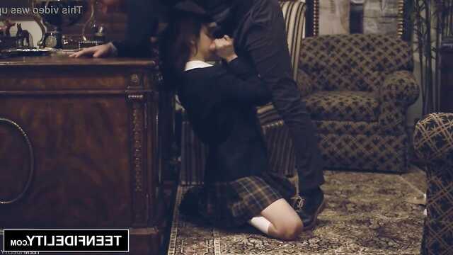 Młoda Szmara uwiodła dojrzałego mężczyznę w bibliotece