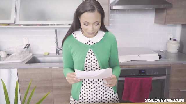 Окончательно удалить нежелательный продукт с лица соседки.