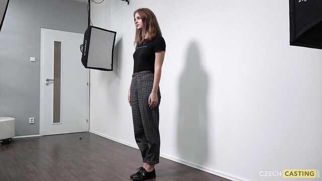 Koveldagi fohishaning surati Yalangoch tepasiz mashhurlarning striptizlari