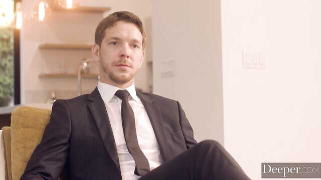 Қыз күйеуіне мерейтойға азғын азиялық әйел сыйлады