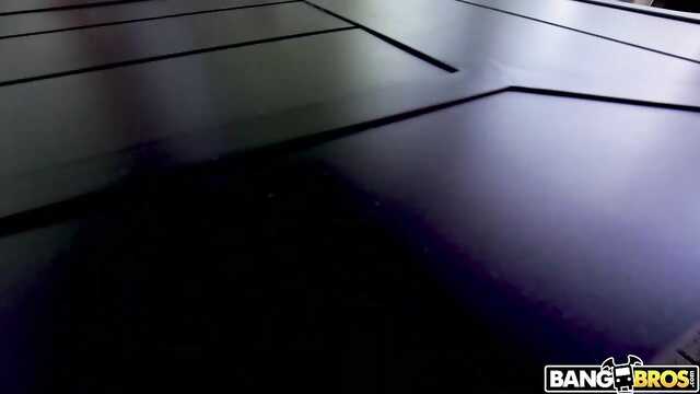 Бірнеше жүз үшін трахнул симпатичную шмару бастап тазалау компаниясы