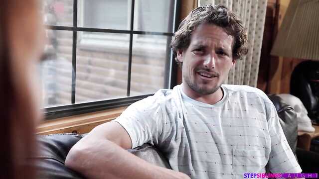 Неуклюжие сиськи рыжей соседки волнуют мысли молодого человека.