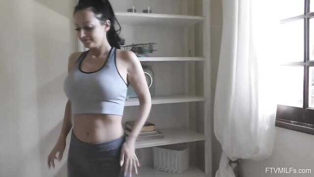 Порадуйте себя: Домашние видео с мастурбацией.