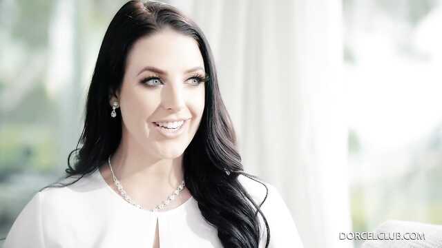 Приглашение на групповое свидание: молодая пара.