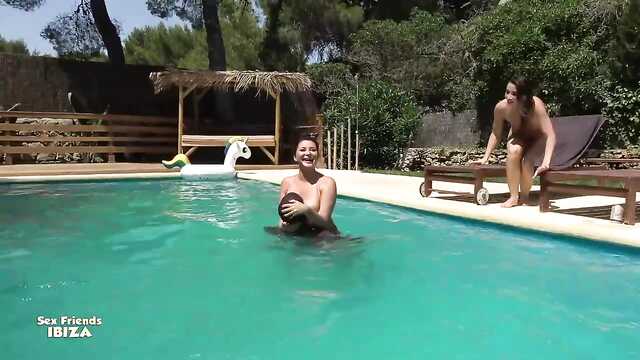 Щедрость трёх девушек: отдых в стиле секса с ебарями.