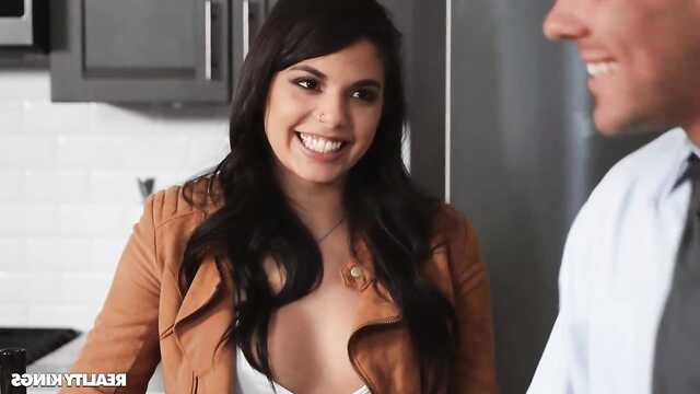 In der Küche habe ich meiner Frau die Schönheit des besten Freundes gegeben