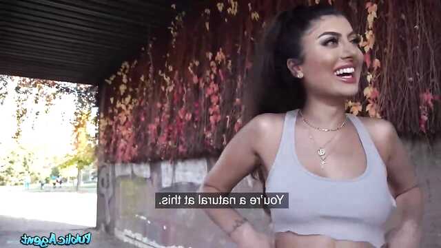 Индианка красотку пикапер жертөледе отодрал ақша үшін