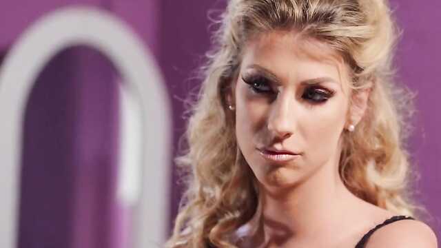 Незамужняя Женщина Дала Пощечину Встречному.