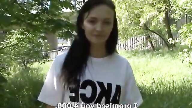 Брюнетка: заработки сексом для учебы.