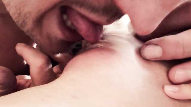 Сестренка точно кончит от кунилингуса