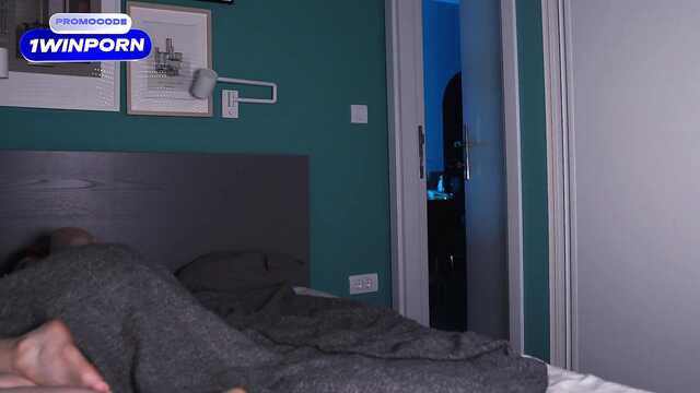 Папочка точно не откажет мне?