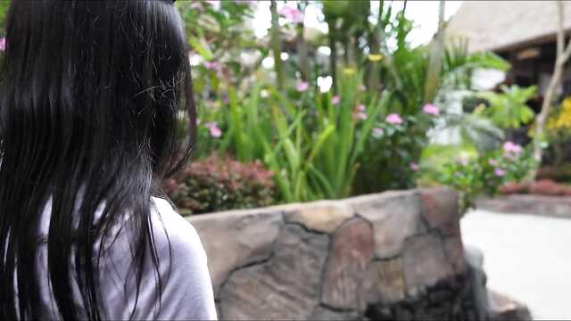 Волосатый европеец вылизал и трахнул худую азиатку