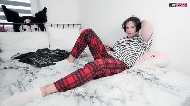 Как умеет отсасывать аниме девушка?