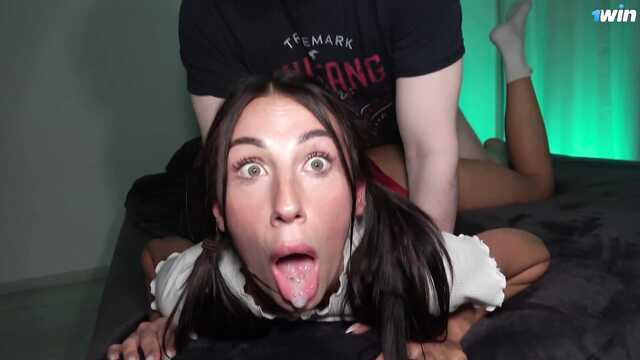 Расслабься и заглатывай по яйца, потом ебать буду