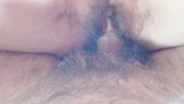 Отменно ебу и наполняю спермой волосатую киску