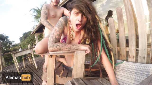 На терассе отеля секс очень неплох!