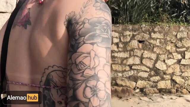 На терассе отеля секс очень неплох!