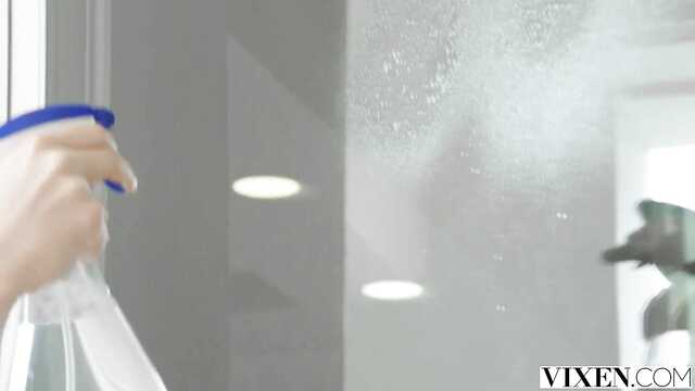 На фоне живописных пейзажей эта парочка получает наслаждение