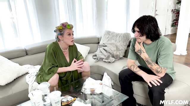 Лучший подарок для пасынка девственника