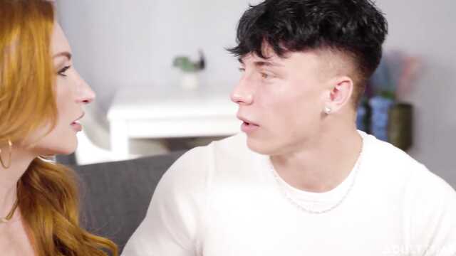 Проявление любви от красивой мачехи