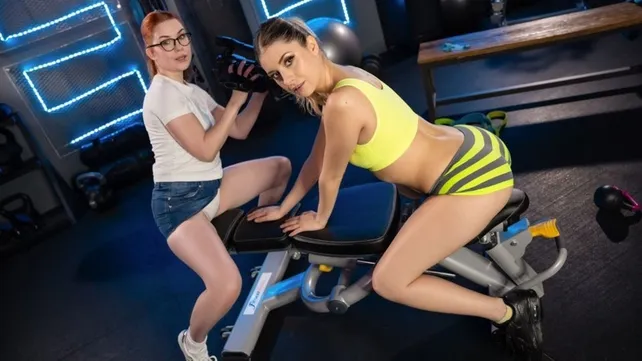 Лесби фотосессия с фитоняшкой