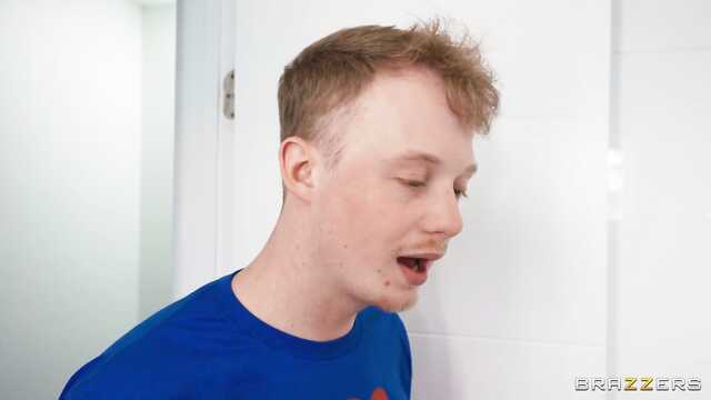 Старые шлюхи совсем сошли с ума