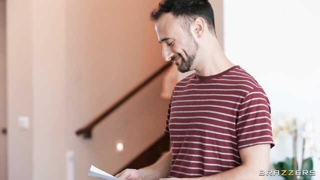 Анальный эксперимент с курьером