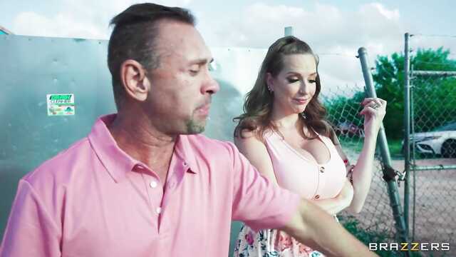 Вояж зрелой нимфоманки в автосервис