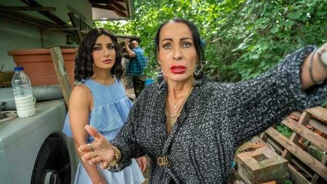 На улице есть доступные девочки