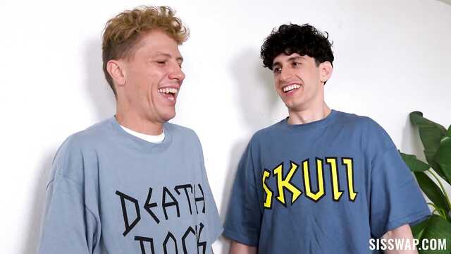 Групповушка устроенная сестричками