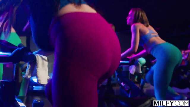 Американская зрелочка и два ее ебаря