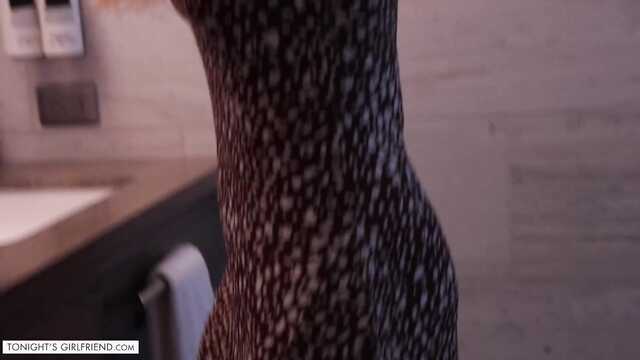 Рыжая милфочка порадовала фаната