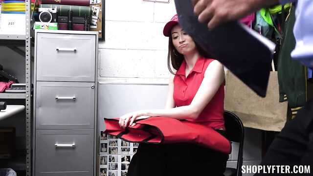 Курьерша оказалась воровкой